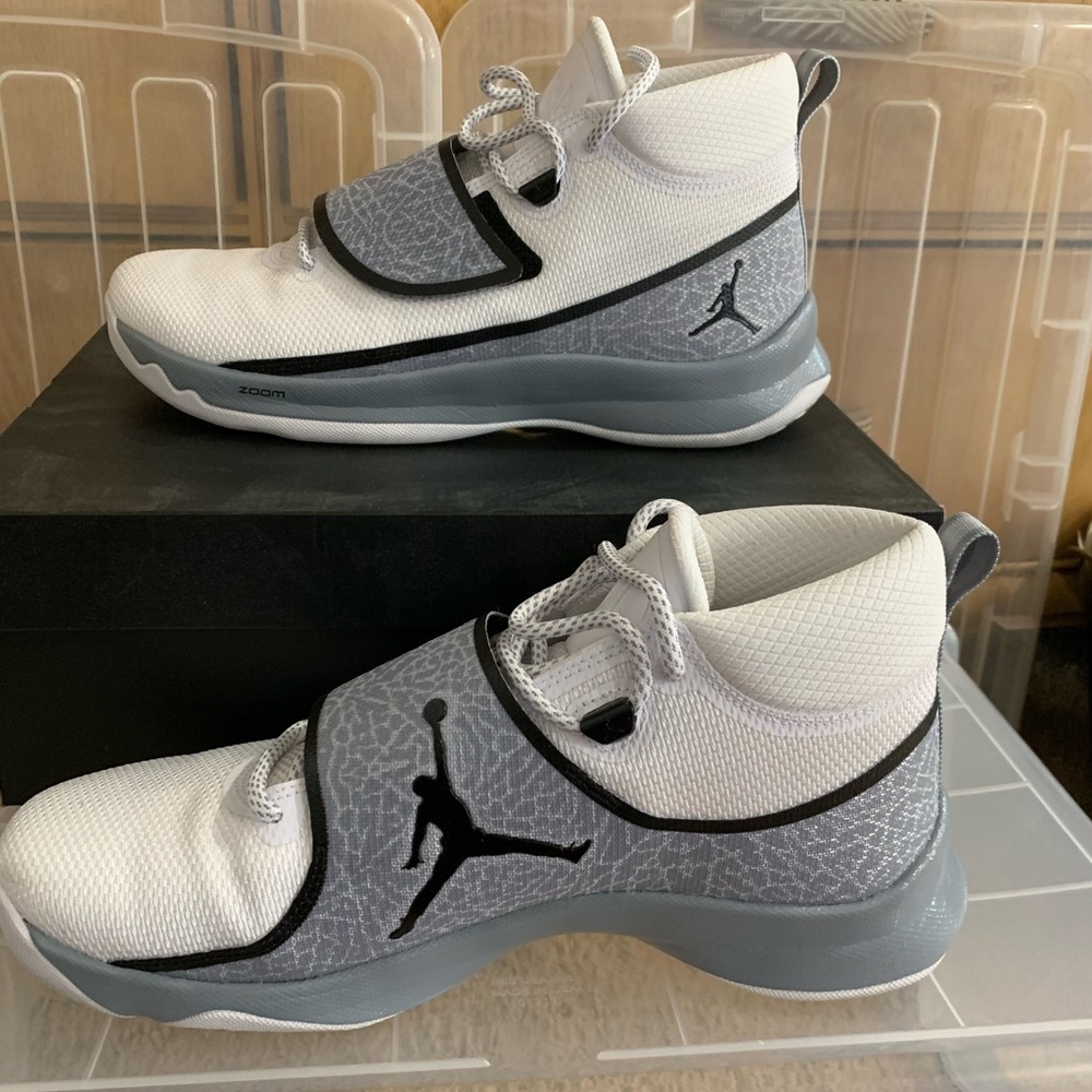 Jordan Super Fly 5 Pro size 9.5